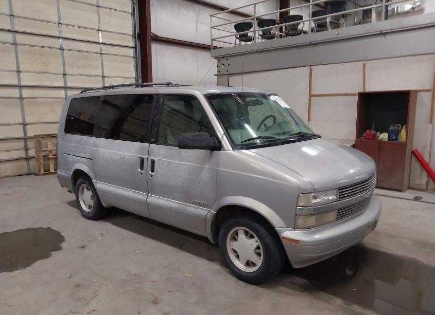 2000 Chevrolet Astro (VIN 1GNDM19W8YB111065) main photo