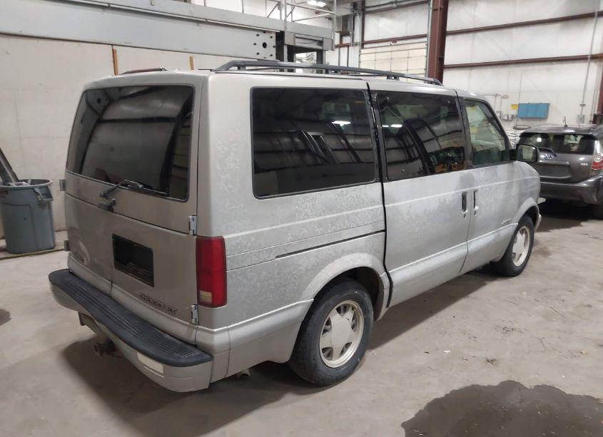 Photo 4 of 2000 Chevrolet Astro (VIN 1GNDM19W8YB111065)