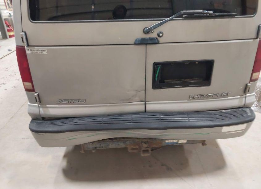 Photo 6 of 2000 Chevrolet Astro (VIN 1GNDM19W8YB111065)