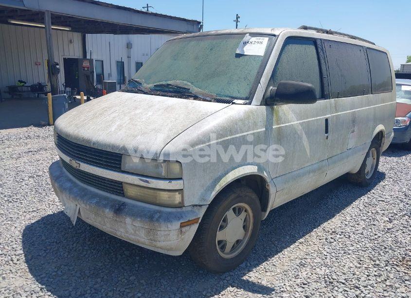 Photo 2 of 2000 Chevrolet Astro (VIN 1GNDM19WXYB115375)