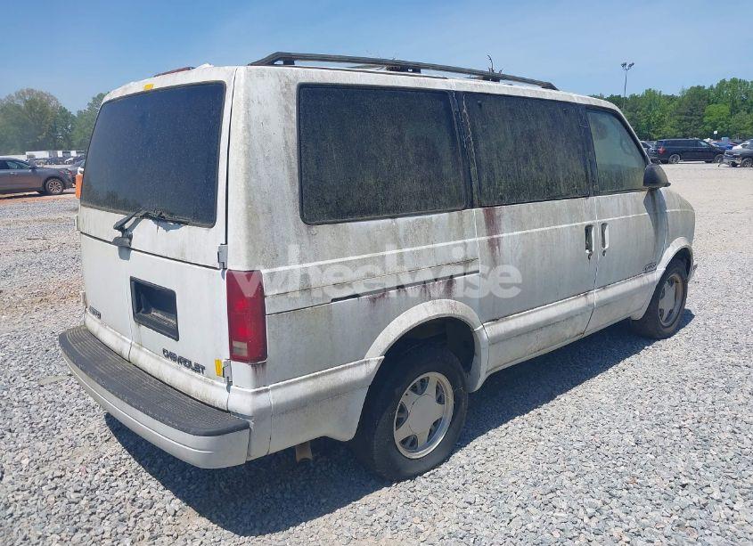 Photo 4 of 2000 Chevrolet Astro (VIN 1GNDM19WXYB115375)