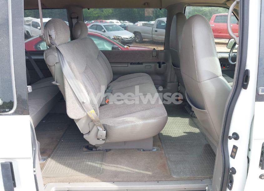 Photo 8 of 2000 Chevrolet Astro (VIN 1GNDM19WXYB140258)