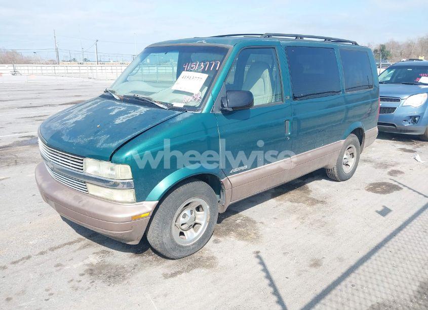 Photo 2 of 2002 Chevrolet Astro LS (VIN 1GNDM19X12B109545)