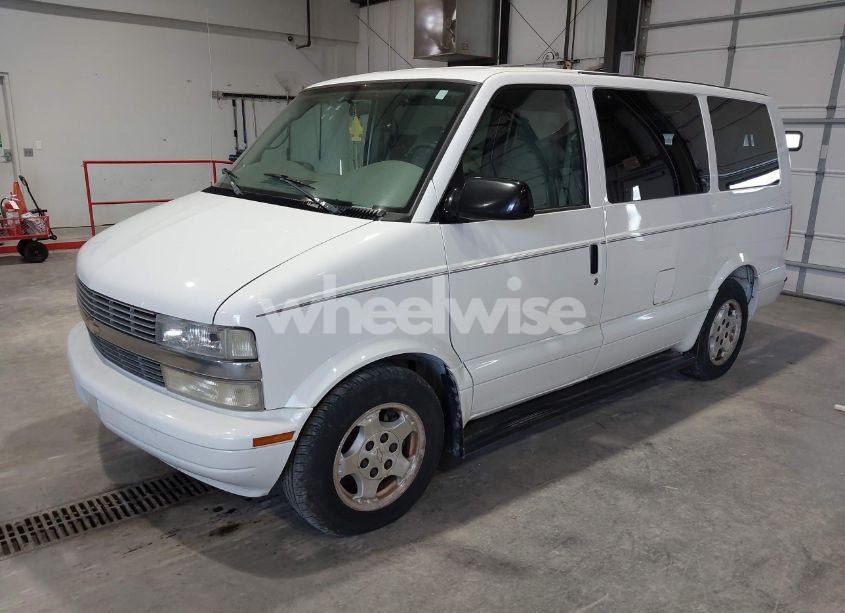 Photo 2 of 2005 Chevrolet Astro (VIN 1GNDM19X15B102261)