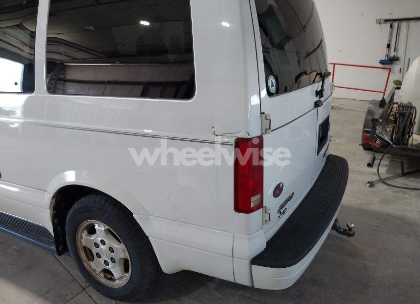 Photo 6 of 2005 Chevrolet Astro (VIN 1GNDM19X15B102261)