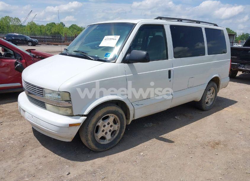 Photo 2 of 2005 Chevrolet Astro (VIN 1GNDM19X25B105296)