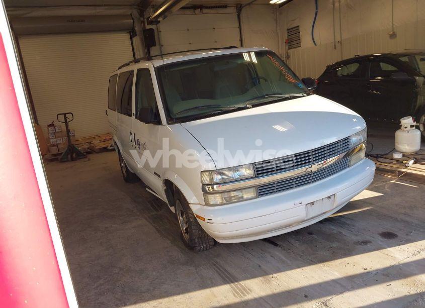2002 Chevrolet Astro LS (VIN 1GNDM19X32B146063) main photo