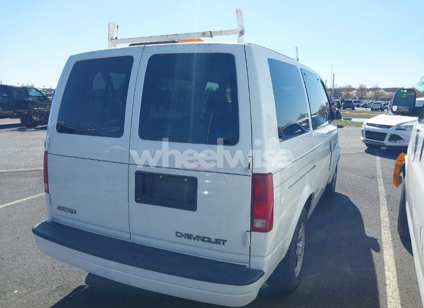 Photo 4 of 2003 Chevrolet Astro (VIN 1GNDM19X43B100114)