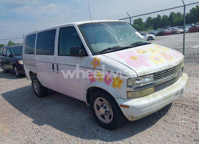 2003 Chevrolet Astro (VIN 1GNDM19X43B132741) main photo