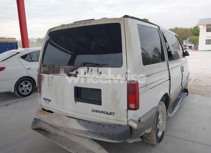 Photo 4 of 2003 Chevrolet Astro (VIN 1GNDM19X53B117813)