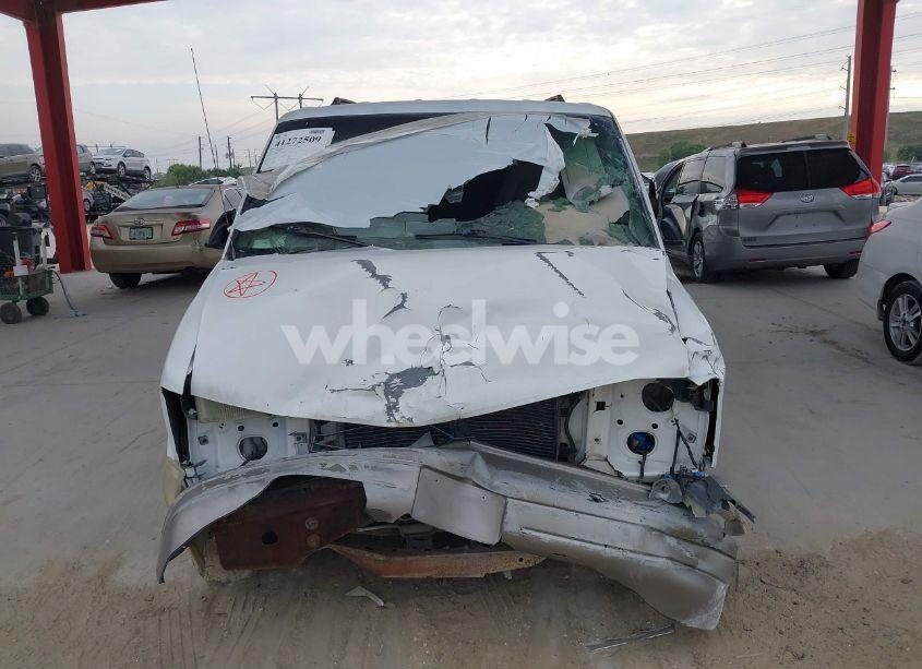 Photo 6 of 2003 Chevrolet Astro (VIN 1GNDM19X53B117813)