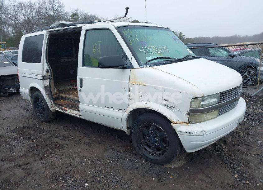 2003 Chevrolet Astro (VIN 1GNDM19X63B132143) main photo