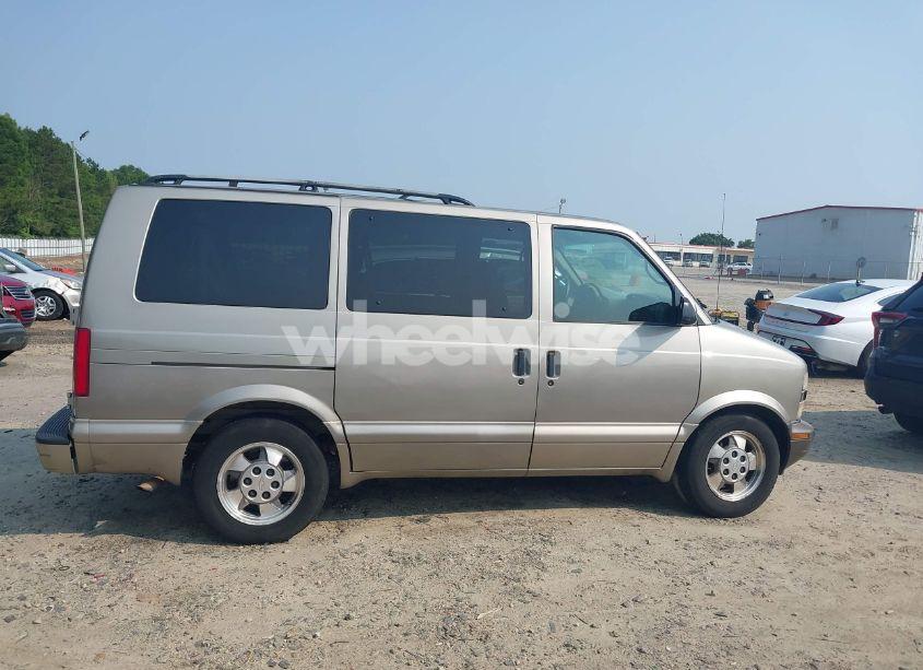Photo 13 of 2003 Chevrolet Astro (VIN 1GNDM19X83B144536)
