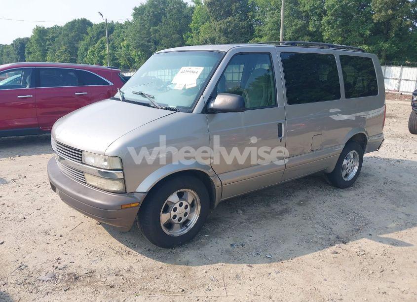 Photo 2 of 2003 Chevrolet Astro (VIN 1GNDM19X83B144536)