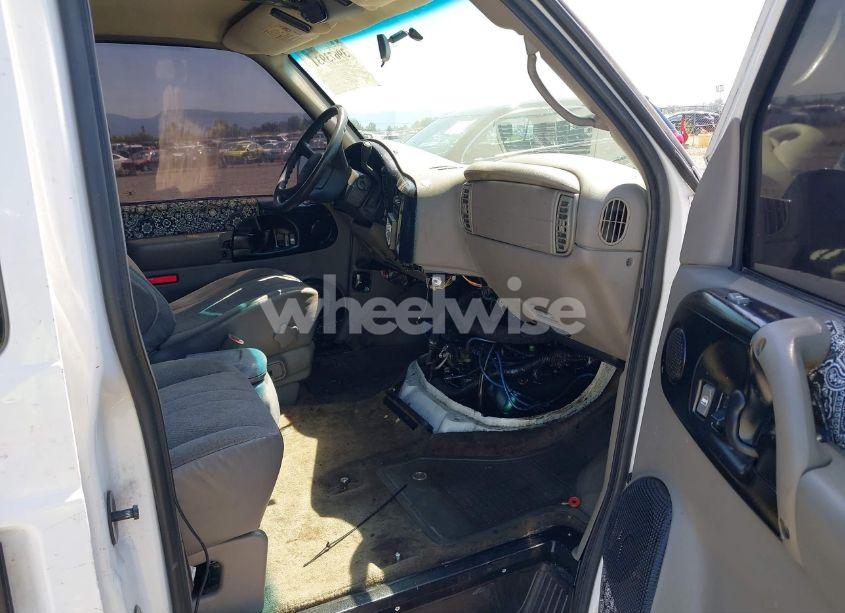 Photo 5 of 2003 Chevrolet Astro (VIN 1GNDM19X93B150667)