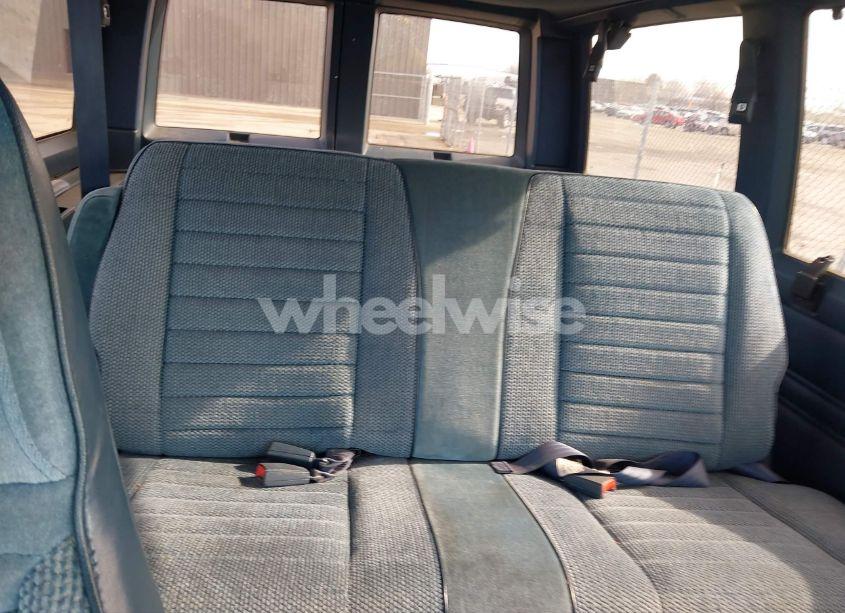 Photo 8 of 1992 Chevrolet Astro (VIN 1GNDM19Z0NB233117)