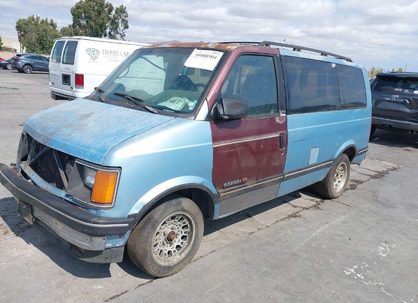 Photo 2 of 1992 Chevrolet Astro (VIN 1GNDM19ZXNB137401)