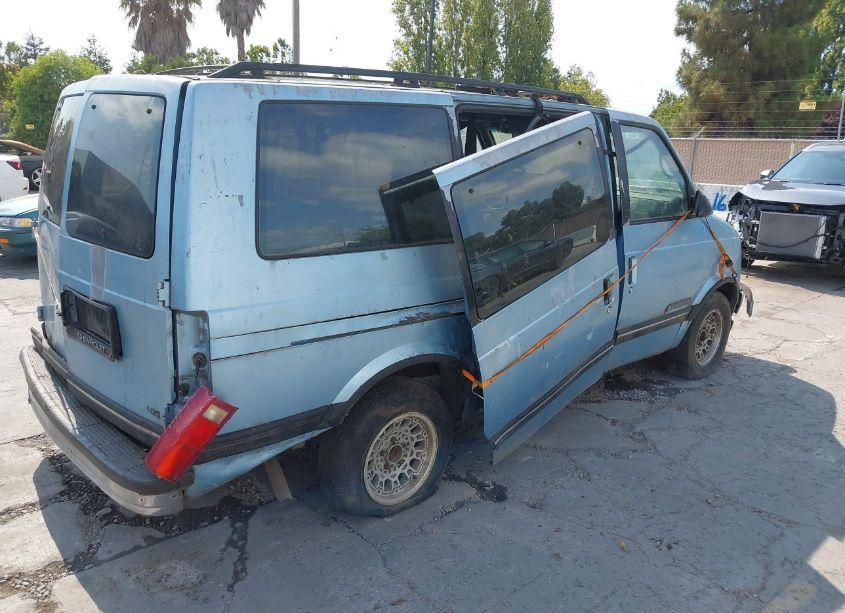 Photo 4 of 1992 Chevrolet Astro (VIN 1GNDM19ZXNB137401)
