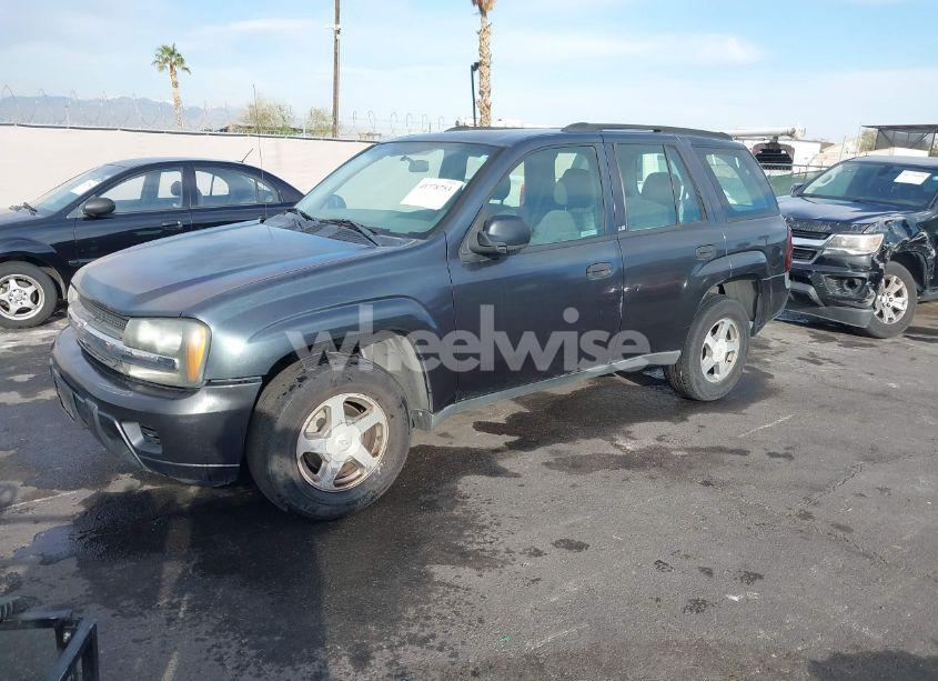Photo 2 of 2004 Chevrolet Trailblazer LS (VIN 1GNDS13S042327207)
