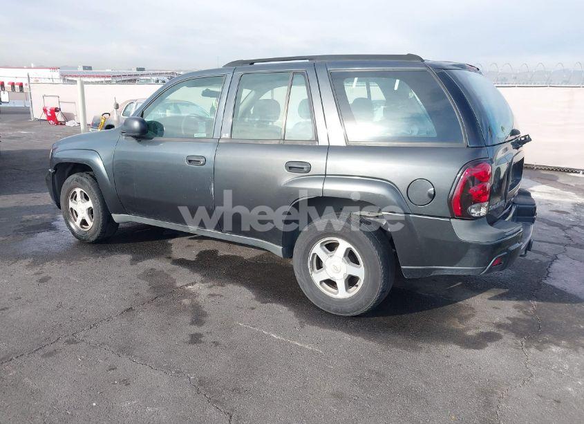 Photo 3 of 2004 Chevrolet Trailblazer LS (VIN 1GNDS13S042327207)