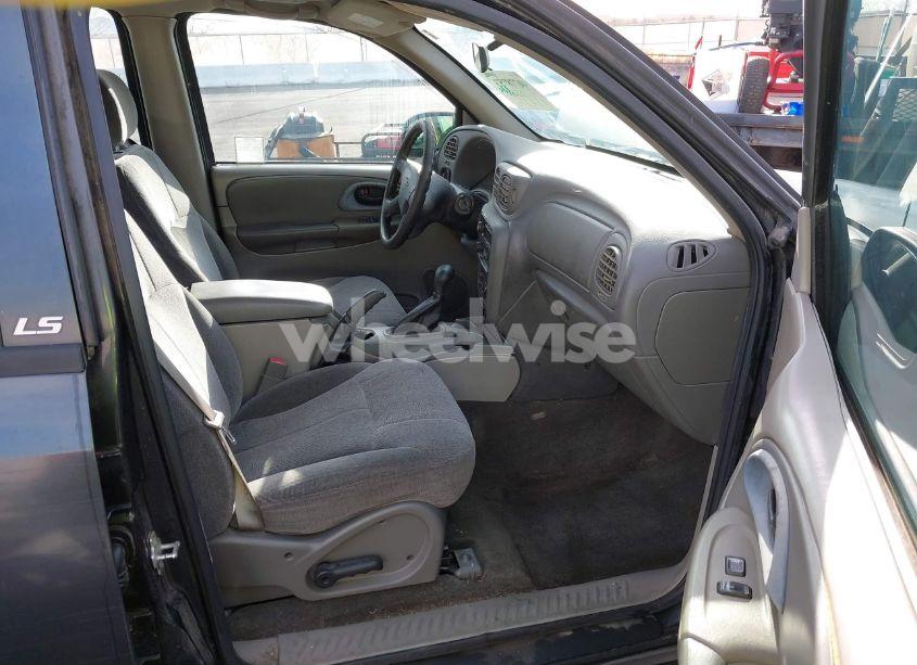 Photo 5 of 2004 Chevrolet Trailblazer LS (VIN 1GNDS13S042327207)