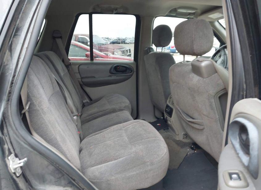 Photo 8 of 2004 Chevrolet Trailblazer LS (VIN 1GNDS13S042339566)