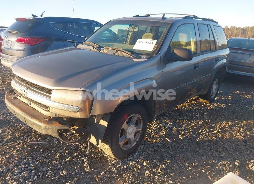 Photo 2 of 2006 Chevrolet Trailblazer LS (VIN 1GNDS13S062184469)