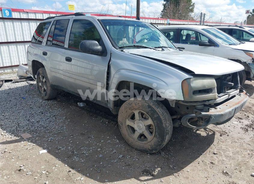 2006 Chevrolet Trailblazer LS (VIN 1GNDS13S062213193) main photo