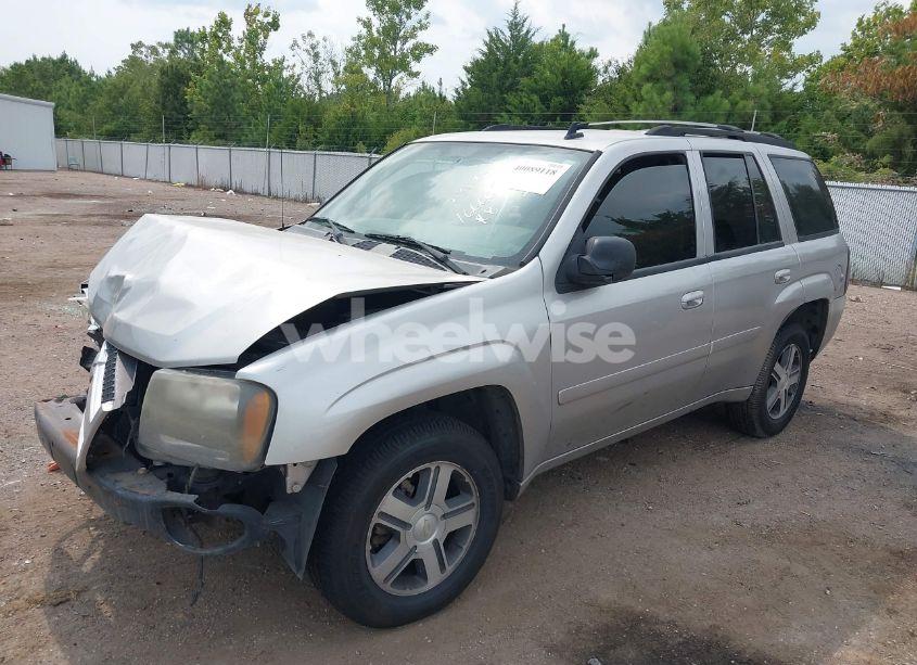 Photo 2 of 2006 Chevrolet Trailblazer LT (VIN 1GNDS13S062360615)