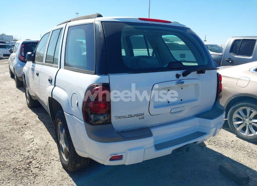 Photo 3 of 2007 Chevrolet Trailblazer LS (VIN 1GNDS13S072154177)