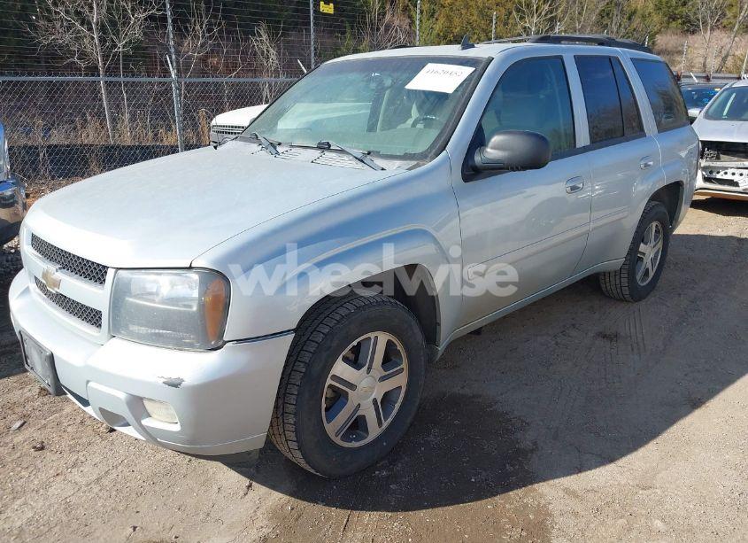 Photo 2 of 2007 Chevrolet Trailblazer LT (VIN 1GNDS13S072258040)