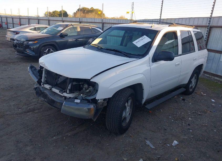 Photo 2 of 2008 Chevrolet Trailblazer LT (VIN 1GNDS13S082257956)