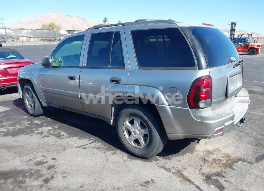Photo 3 of 2002 Chevrolet Trailblazer LS (VIN 1GNDS13S122245399)