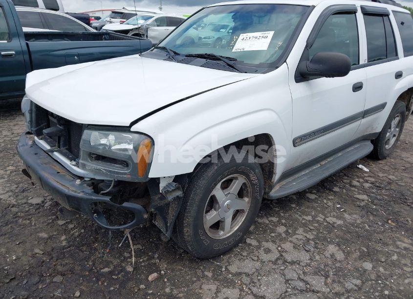 Photo 2 of 2002 Chevrolet Trailblazer LT (VIN 1GNDS13S122297356)