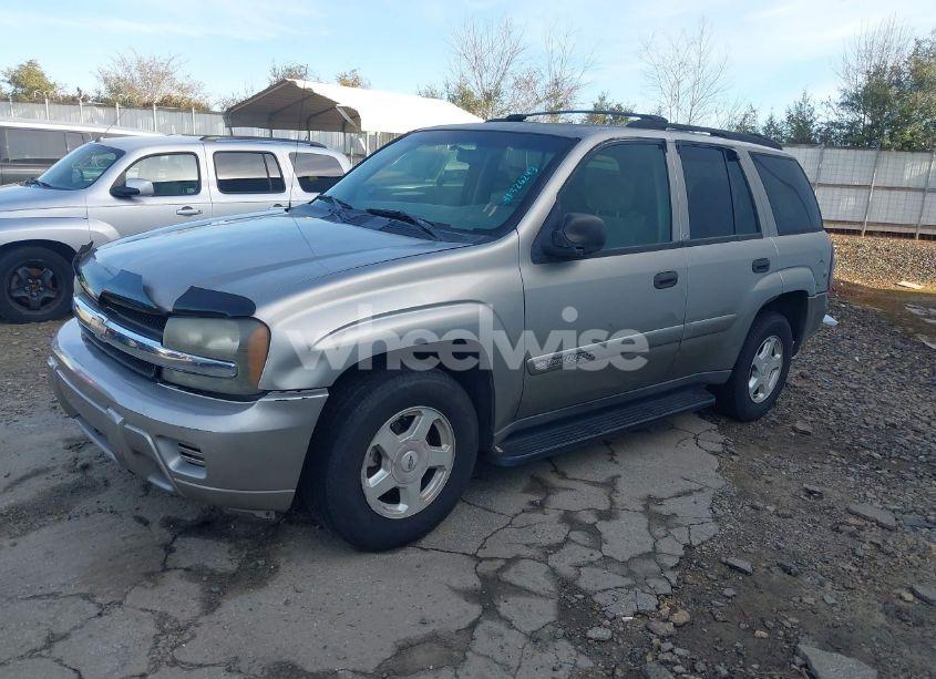 Photo 2 of 2002 Chevrolet Trailblazer LS (VIN 1GNDS13S122518079)