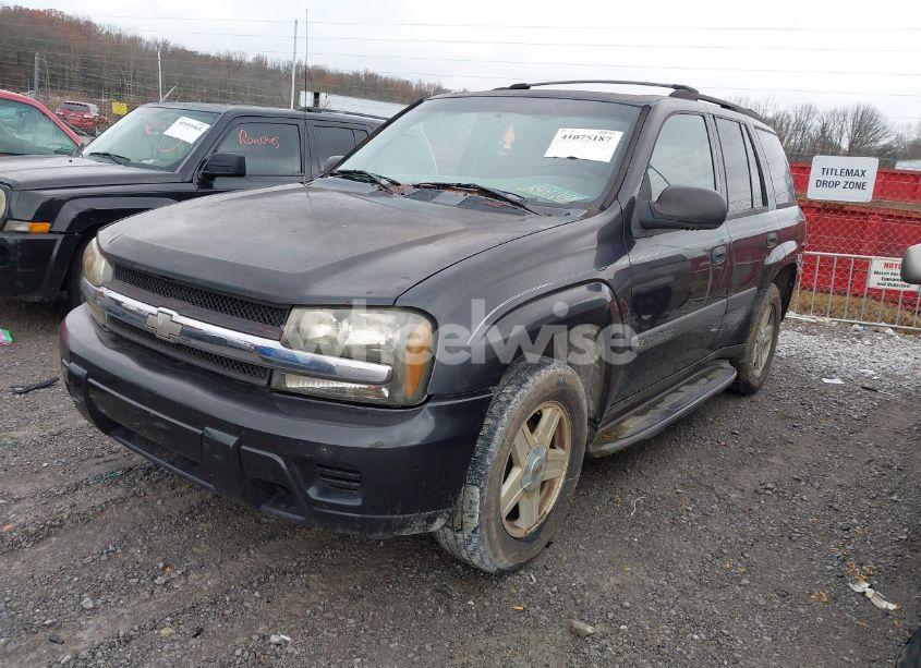Photo 2 of 2003 Chevrolet Trailblazer LS (VIN 1GNDS13S132322158)