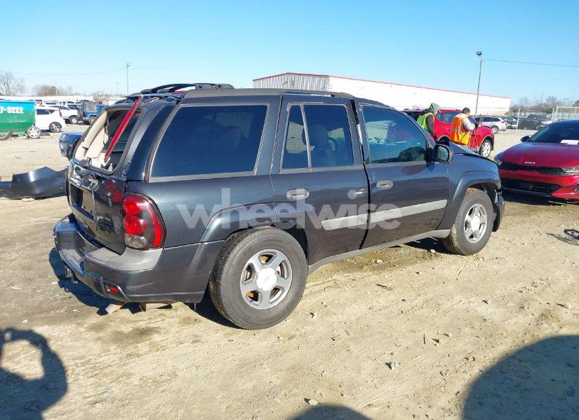 Photo 4 of 2005 Chevrolet Trailblazer LS (VIN 1GNDS13S152146554)