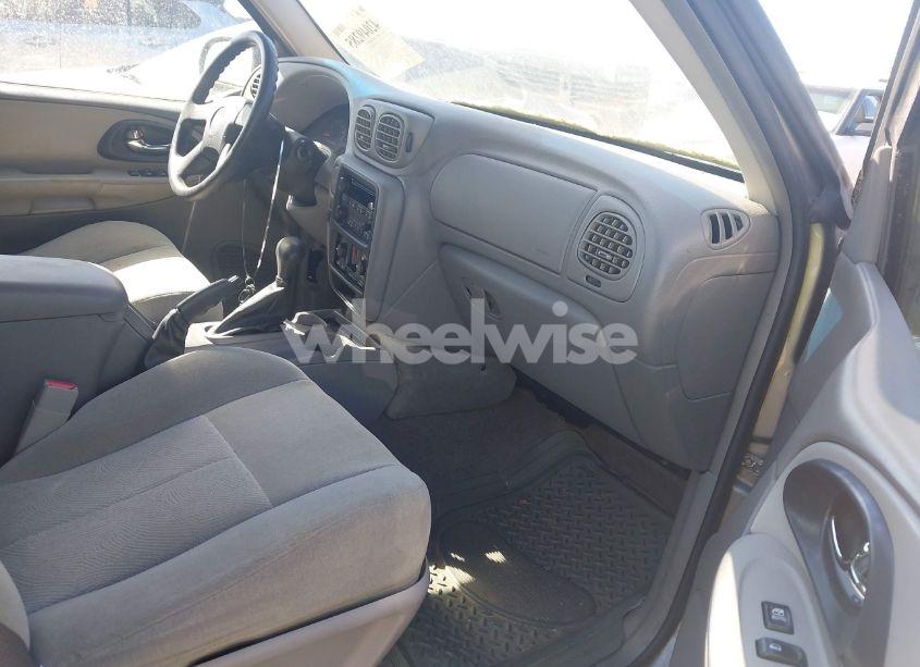 Photo 5 of 2005 Chevrolet Trailblazer LS (VIN 1GNDS13S152161295)