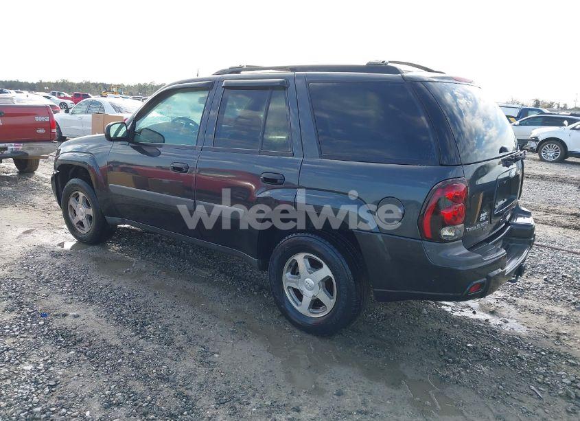 Photo 3 of 2005 Chevrolet Trailblazer LS (VIN 1GNDS13S152288225)