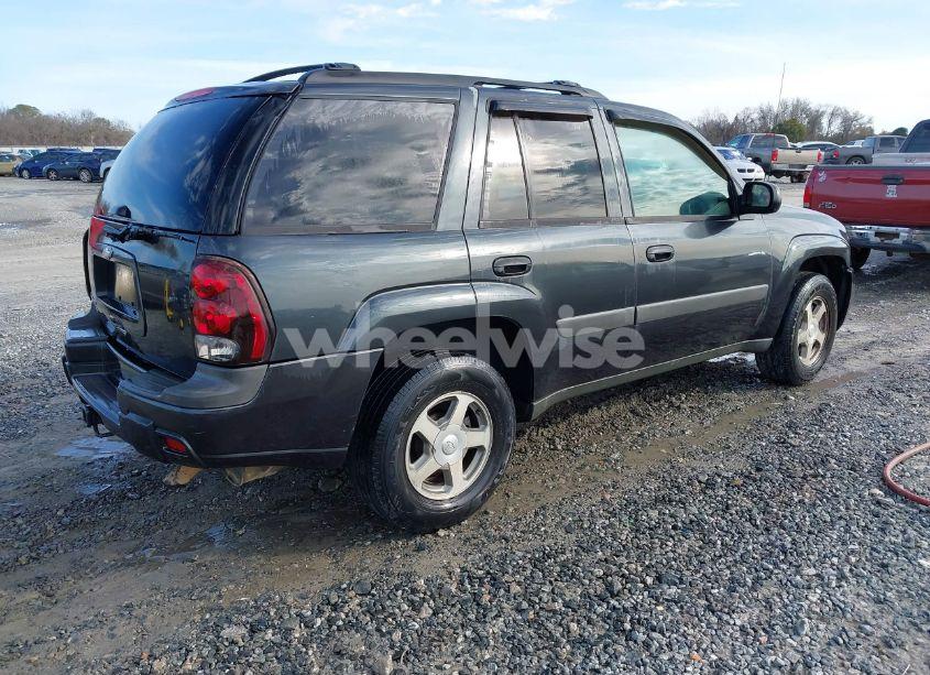 Photo 4 of 2005 Chevrolet Trailblazer LS (VIN 1GNDS13S152288225)