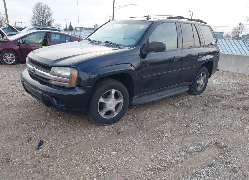 Photo 2 of 2007 Chevrolet Trailblazer LS (VIN 1GNDS13S172139235)