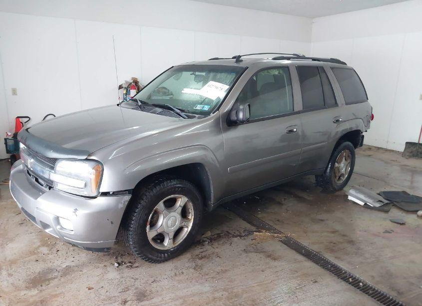 Photo 2 of 2008 Chevrolet Trailblazer LT (VIN 1GNDS13S182221113)