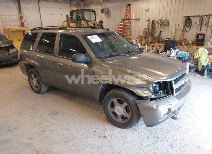 2008 Chevrolet Trailblazer LT (VIN 1GNDS13S182224559) main photo