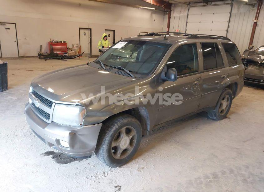 Photo 2 of 2008 Chevrolet Trailblazer LT (VIN 1GNDS13S182224559)