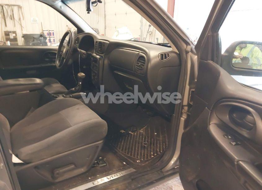 Photo 5 of 2008 Chevrolet Trailblazer LT (VIN 1GNDS13S182224559)