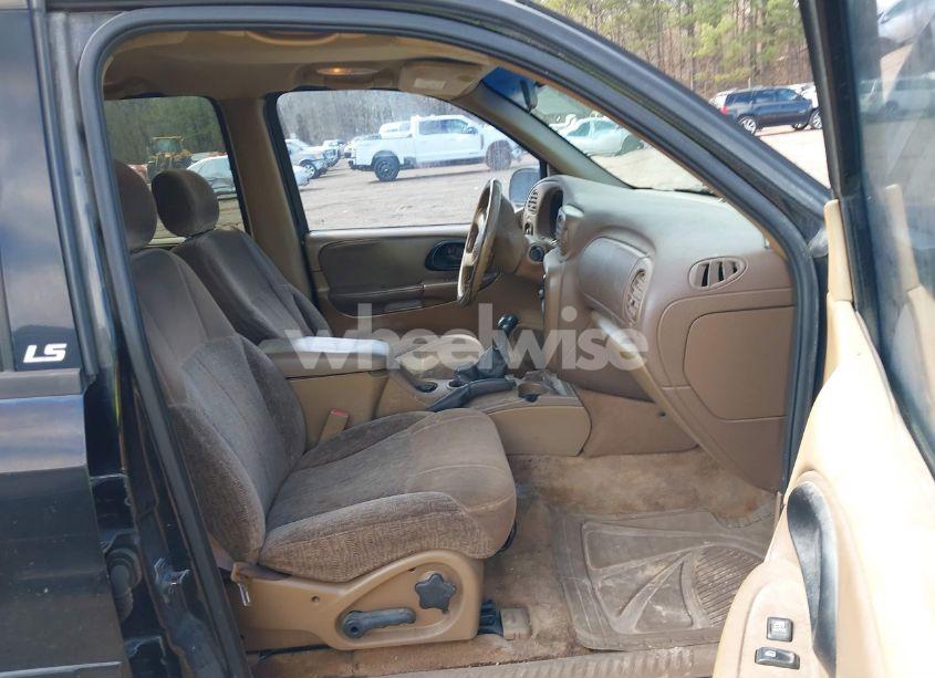 Photo 3 of 2002 Chevrolet Trailblazer LS (VIN 1GNDS13S222392654)