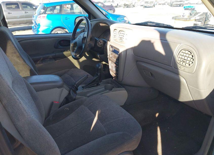 Photo 5 of 2004 Chevrolet Trailblazer LT (VIN 1GNDS13S242190660)