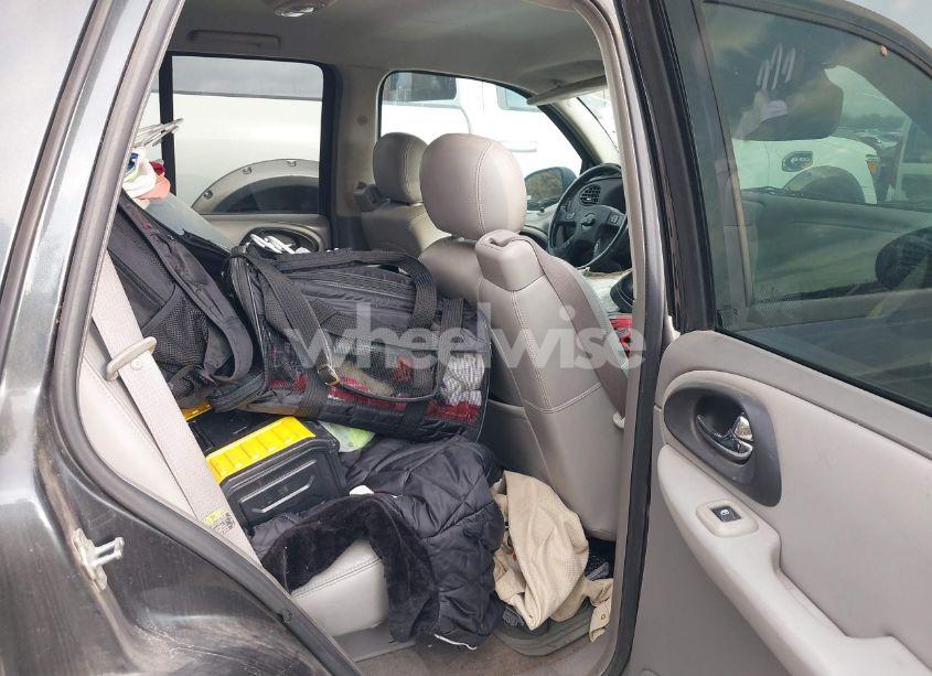 Photo 8 of 2005 Chevrolet Trailblazer LT (VIN 1GNDS13S252250812)