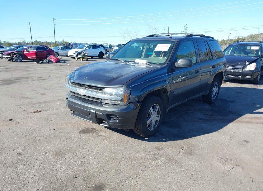 Photo 2 of 2005 Chevrolet Trailblazer LS (VIN 1GNDS13S252310443)