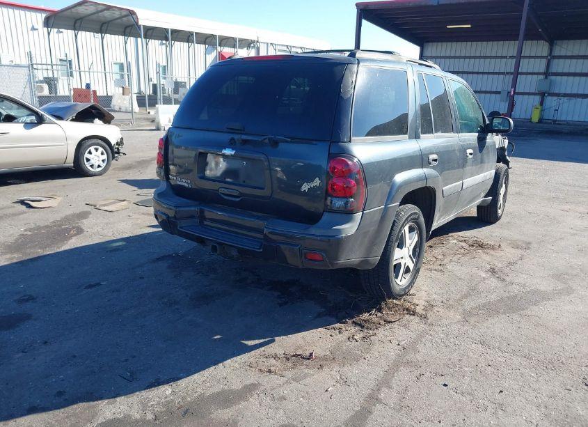 Photo 4 of 2005 Chevrolet Trailblazer LS (VIN 1GNDS13S252310443)